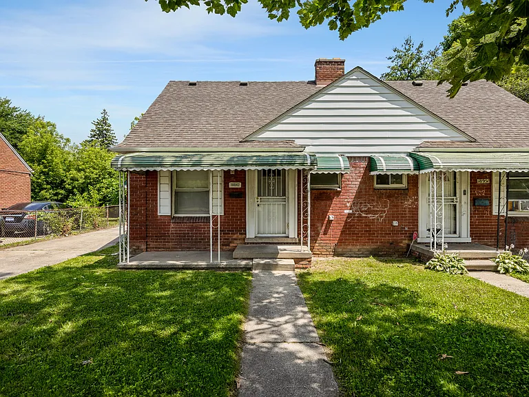 18947 Moross Rd — Photo 24