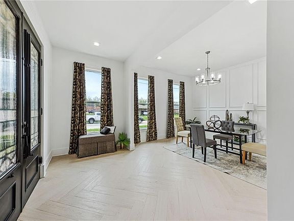 2nd image of 2513 Metairie Heights Ave