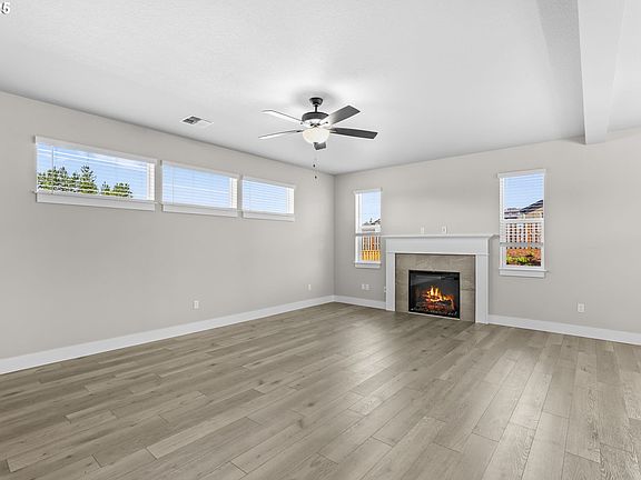 4th image of 2217 E Juniper Cir #16