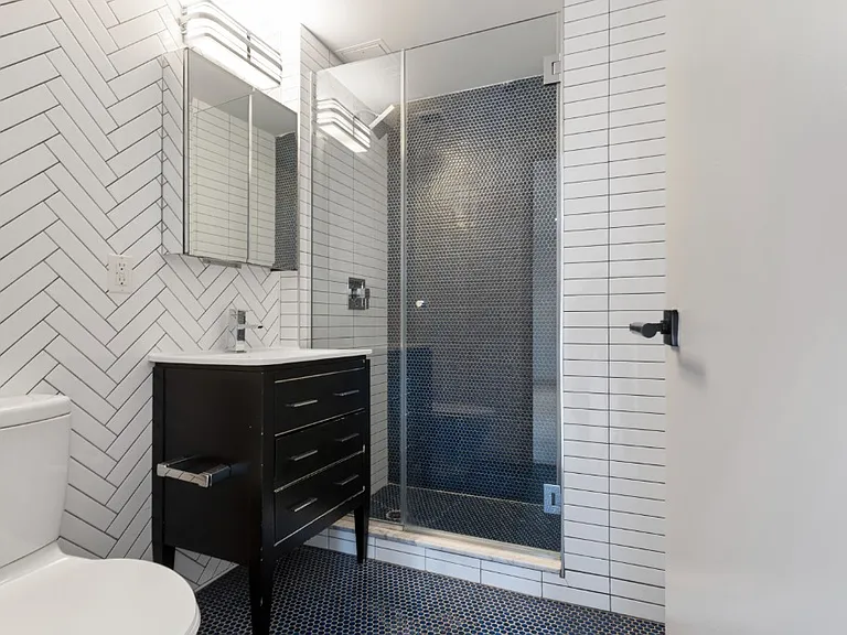 350 E 13th St #7 — Photo 10