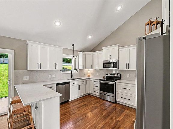 5th image of 4310 NE 85th Ter