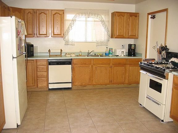 Spacious kitchen