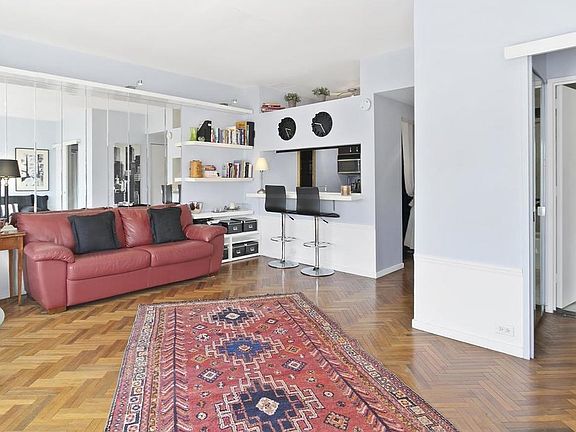 2nd image of 150-156 W 56th St APT 4809