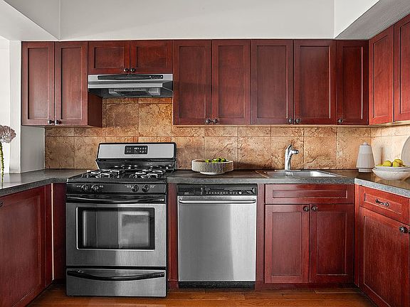 4th image of 350 E 62nd St APT 6B