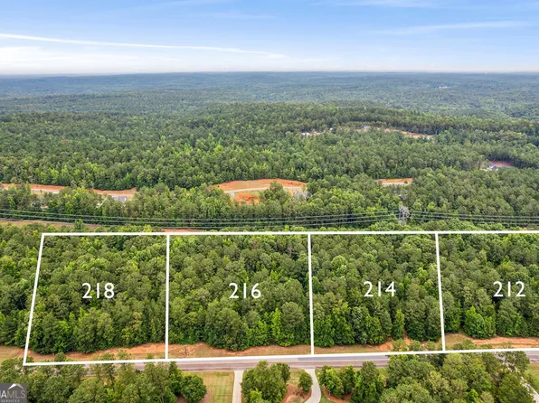 218 Crescent Dr, Forsyth, GA 31029