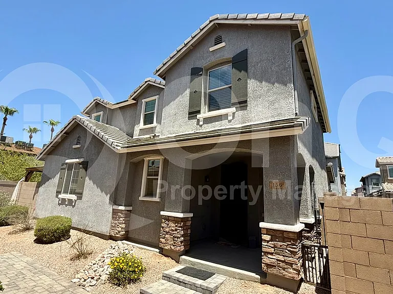156 N 56th Pl — Photo 2