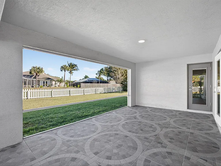 2501 SE Mariposa Ave — Photo 25