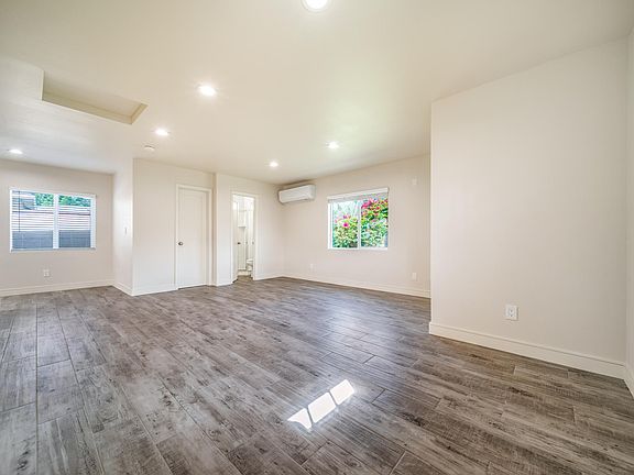 5th image of 549 N La Sena Ave #B