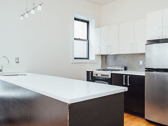 3rd image of 171 Rogers Ave APT 3B
