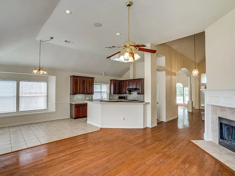 4529 Burnhill Dr — Photo 3