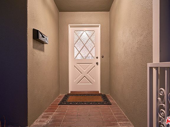 4th image of 334 W Magna Vista Ave
