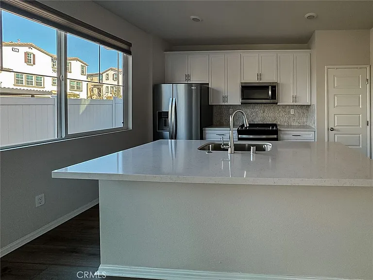 40247 Birchfield Dr — Photo 7