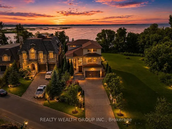4 Shangri La Ln, Georgina, ON L4P 0A8