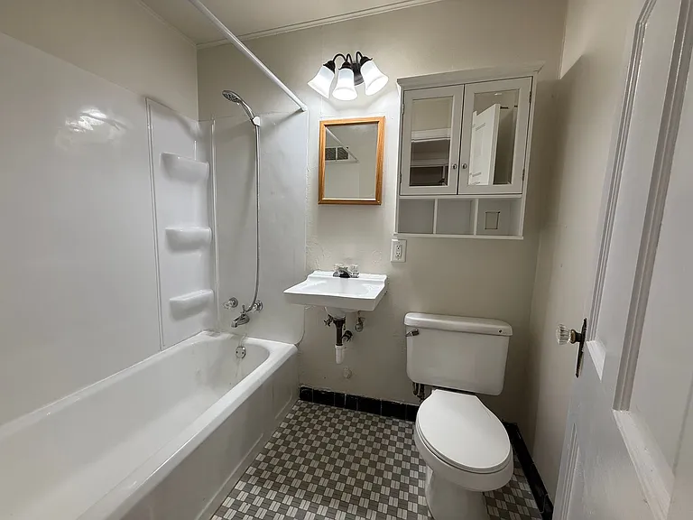 208 S Chestnut Ave — Photo 7