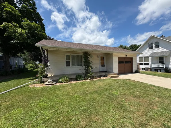 126 N Randolph St, Princeton, IL 61356