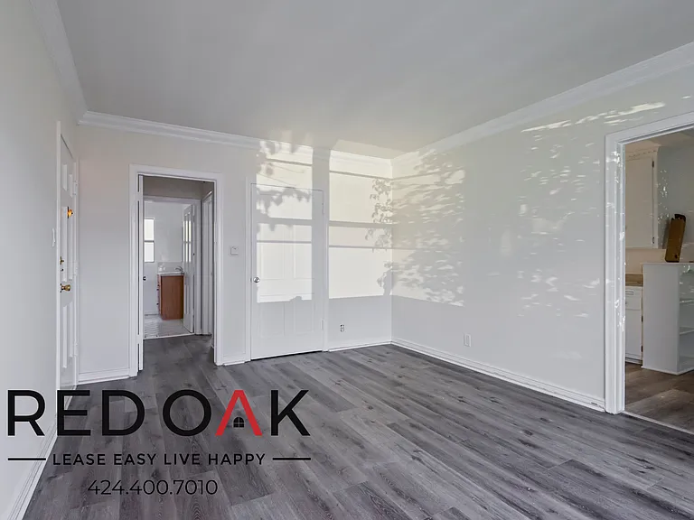 5146 Clinton St #2 — Photo 7