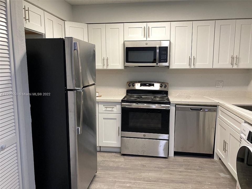 1st image of 4415 Treehouse Ln #24E