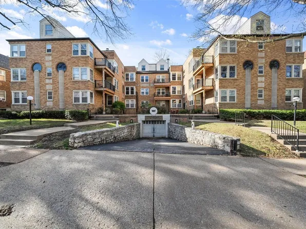 7536 York Dr APT 2B, Saint Louis, MO 63105