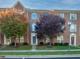 2313 Potomac Club Pkwy, Woodbridge, VA 22191