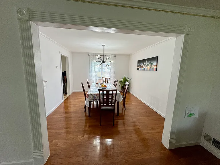 212 Parkside Dr — Photo 4