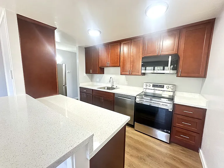 2500 Dana St — Photo 60