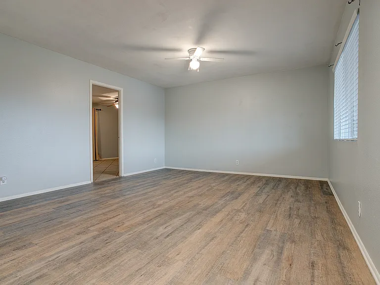 3417 W Marlette Ave — Photo 10