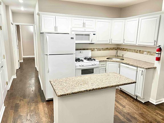 5th image of 6305 Kennedy Blvd E APT A3