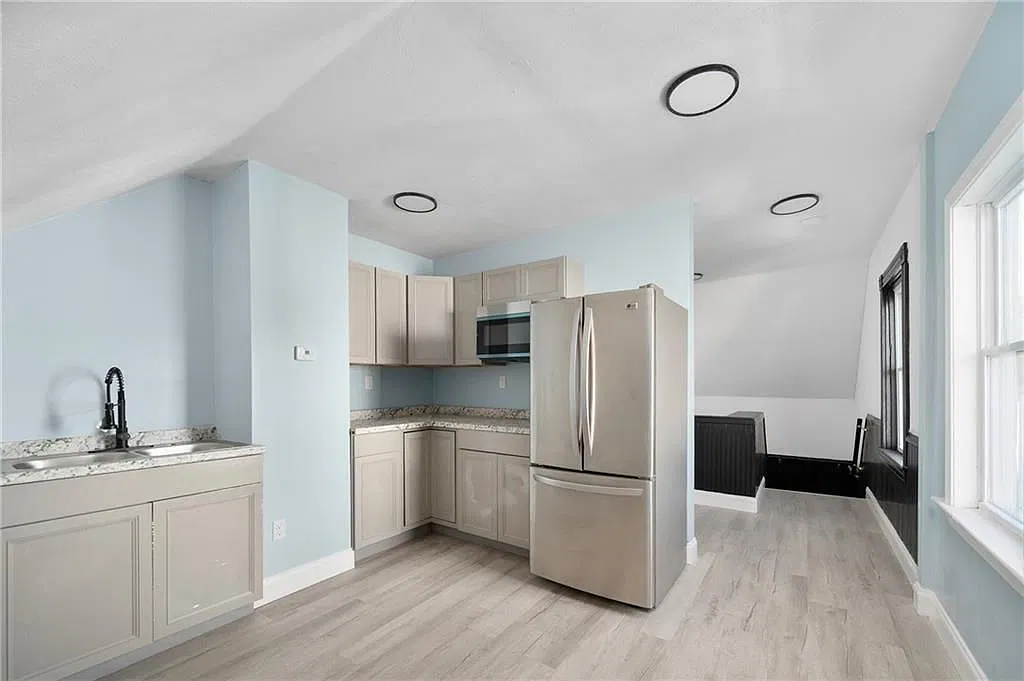 5 bed, 1.0 bath, 1158 sqft, $2,900 — Photo 1