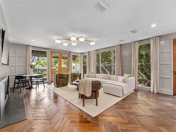 4th image of 1111 W 12th St APT 108