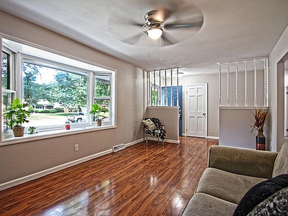4th image of 1224 Glenwood Park Dr