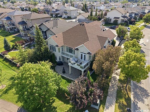 2nd image of 934 Maguire CRESCENT