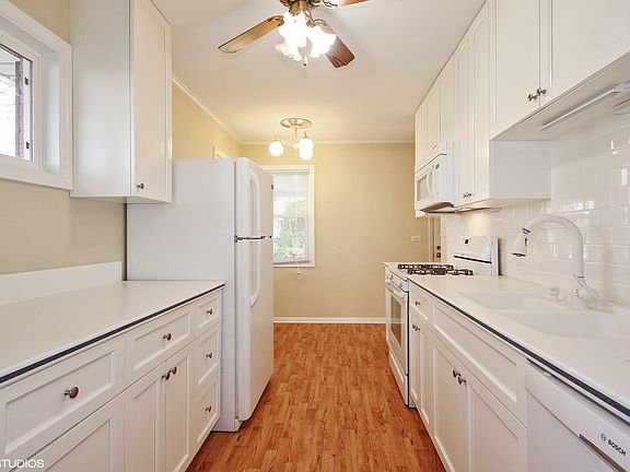 3rd image of 9627 Kedvale Ave