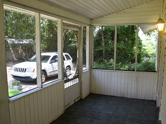 Screened in front porch