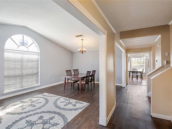 3rd image of 421 Spartan Loop Dr