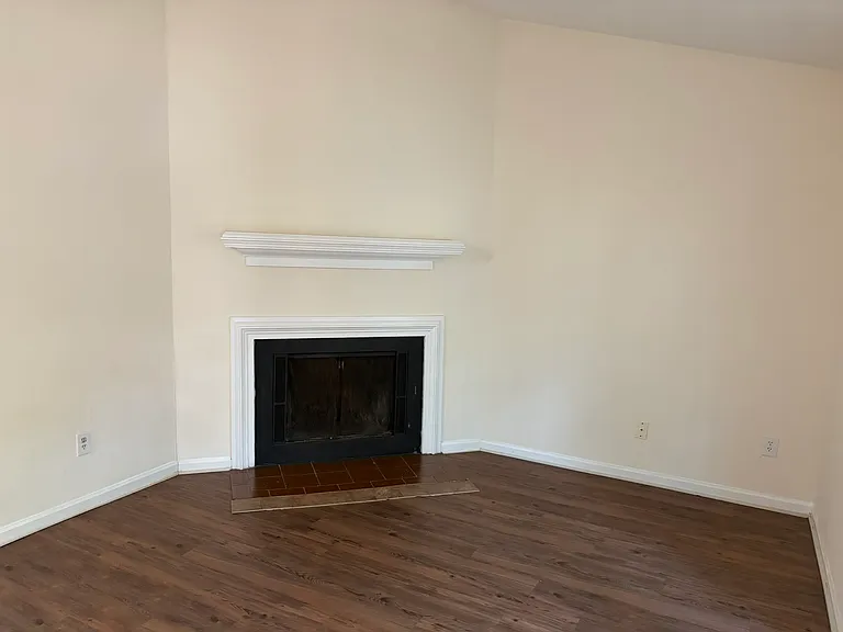 4832 Hollenden Dr #D — Photo 5