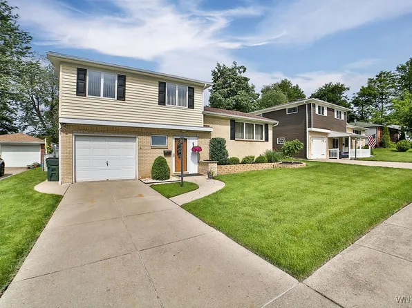 48 Kibler Dr, Depew, NY 14043