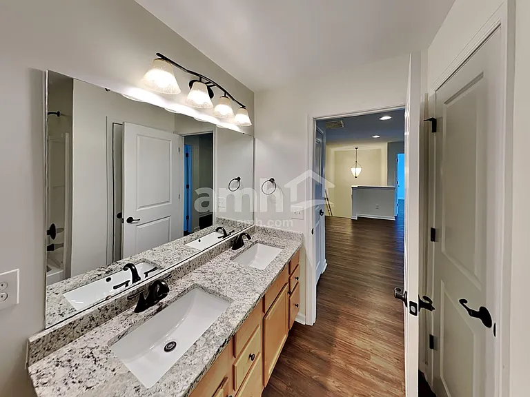 2215 Ambergate Dr — Photo 15