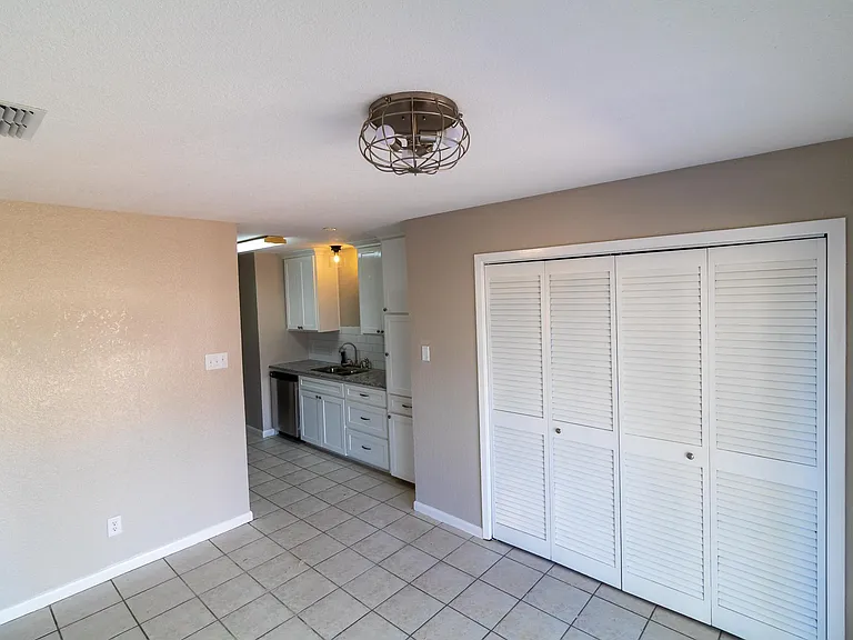 2245 Brighton Dr — Photo 8