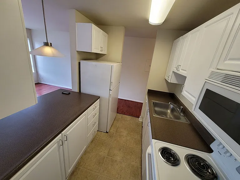 Russell/Central Park in the Heart of Ballard — Photo 97