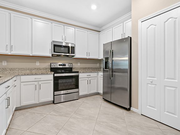 5th image of 4268 Lemongrass Dr