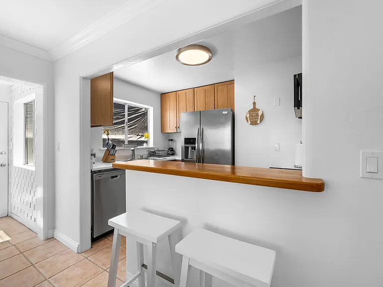 1303 Cave St — Photo 17