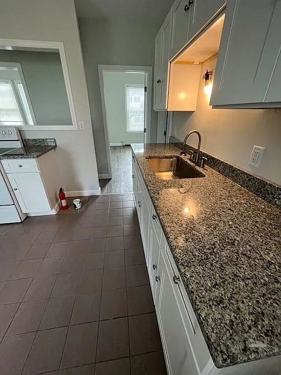 366 Elm St — Photo 2