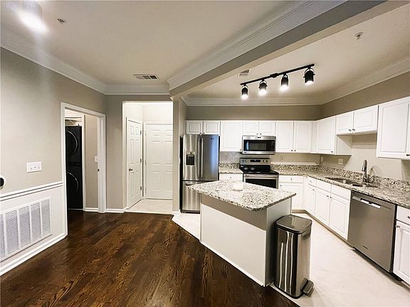 4th image of 1850 Cotillion Dr Unit 3413
