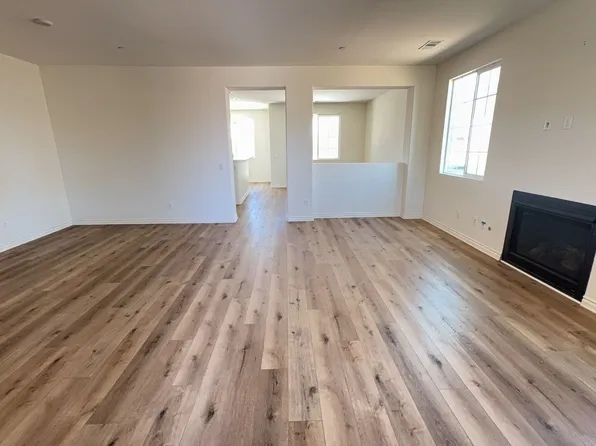 11592 Beachcomber Ln, Victorville, CA 92392