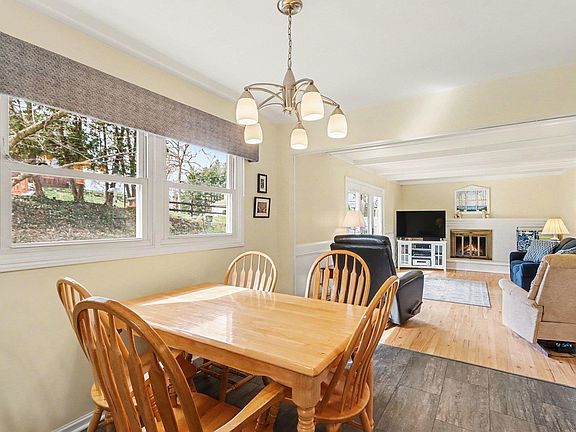 5th image of 1207 Hampton Oaks Dr