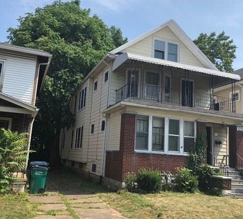 3rd image of 123 Merrimac St