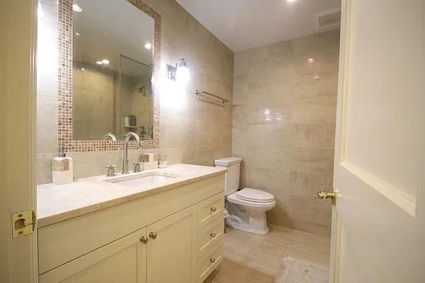 Rented by Daniel Baum & Co | media 6