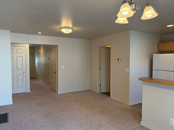 4th image of 3301 Laredo Dr #B