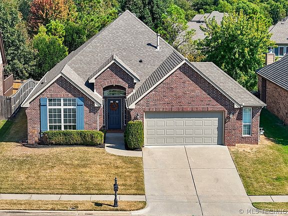 2nd image of 3703 S 13th Pl
