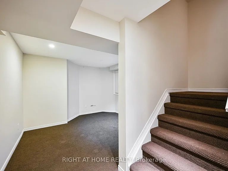 842 Luxton Dr — Photo 28